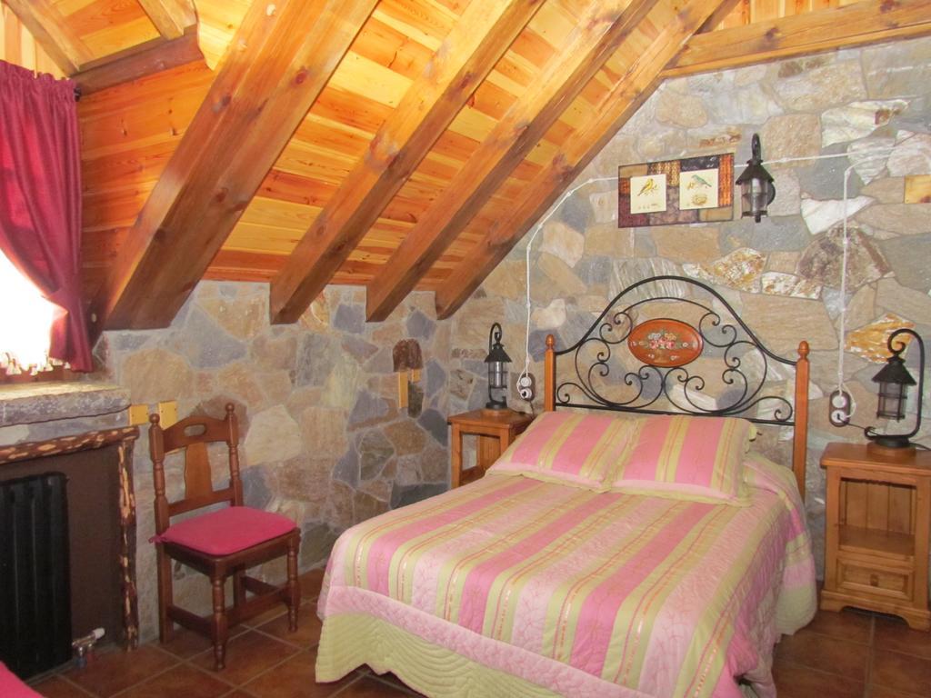 Gistaín Casa Rural Fontamil الغرفة الصورة