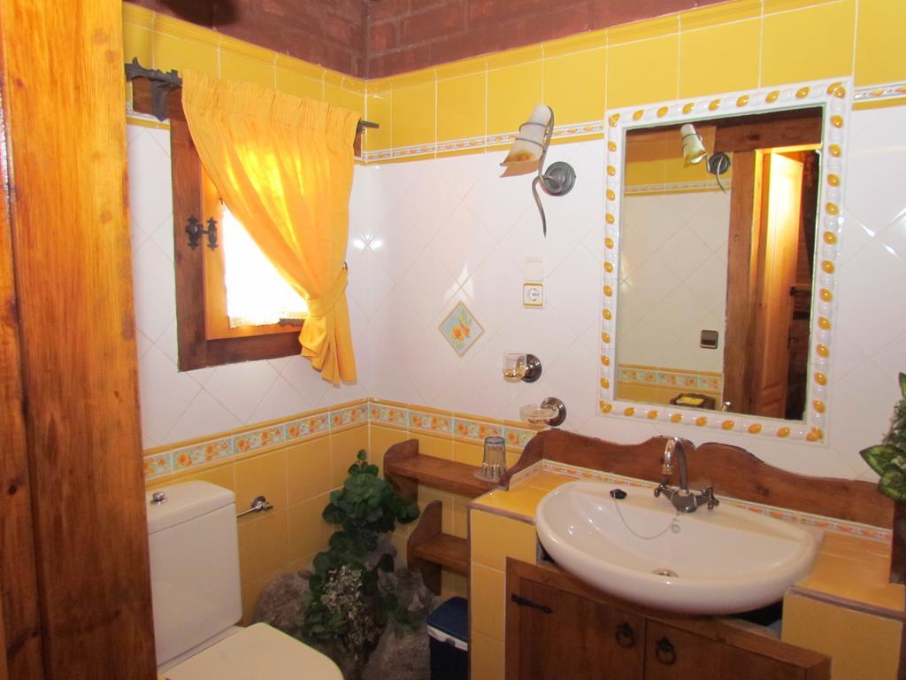 Gistaín Casa Rural Fontamil الغرفة الصورة